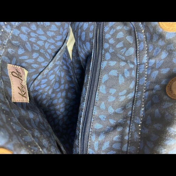 Fossil key Per multi color zigzag coated canvas ltote with blue & brown … - Picture 9 of 14